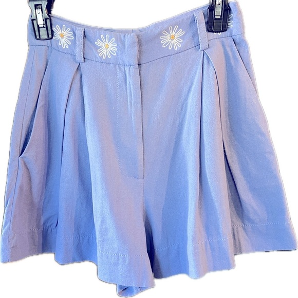 Vintage Linen Blend High Waisted Pleated Periwinkle Shorts Embroidered Dais… - Picture 1 of 7